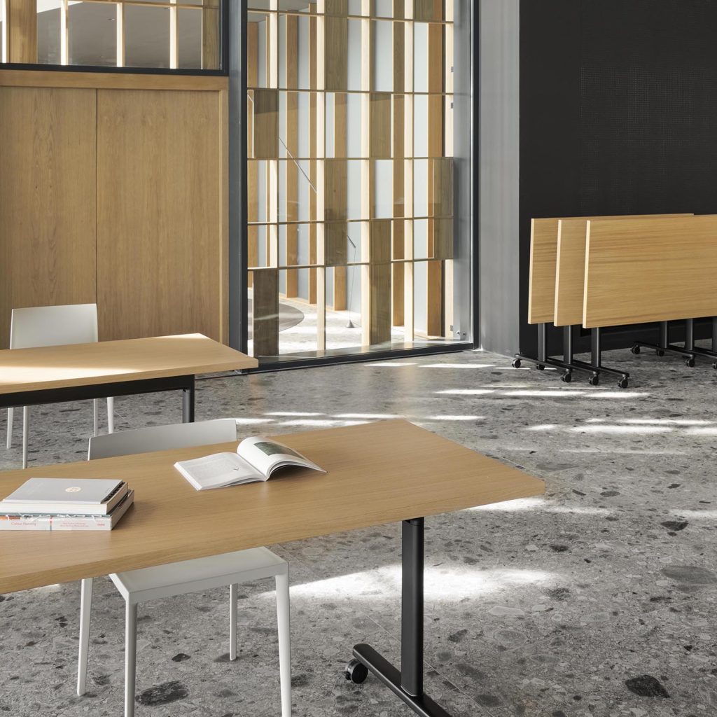Connect Table by Andreu World