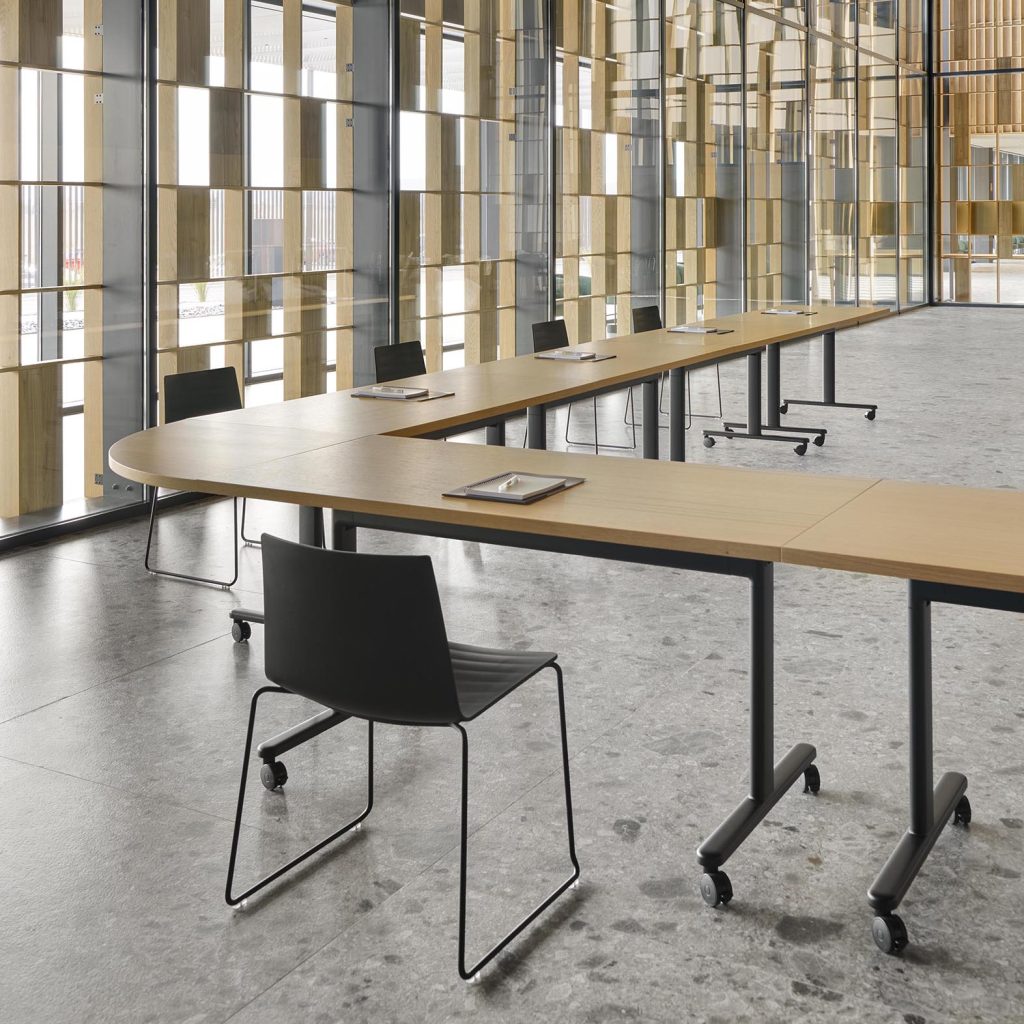 Connect Table by Andreu World